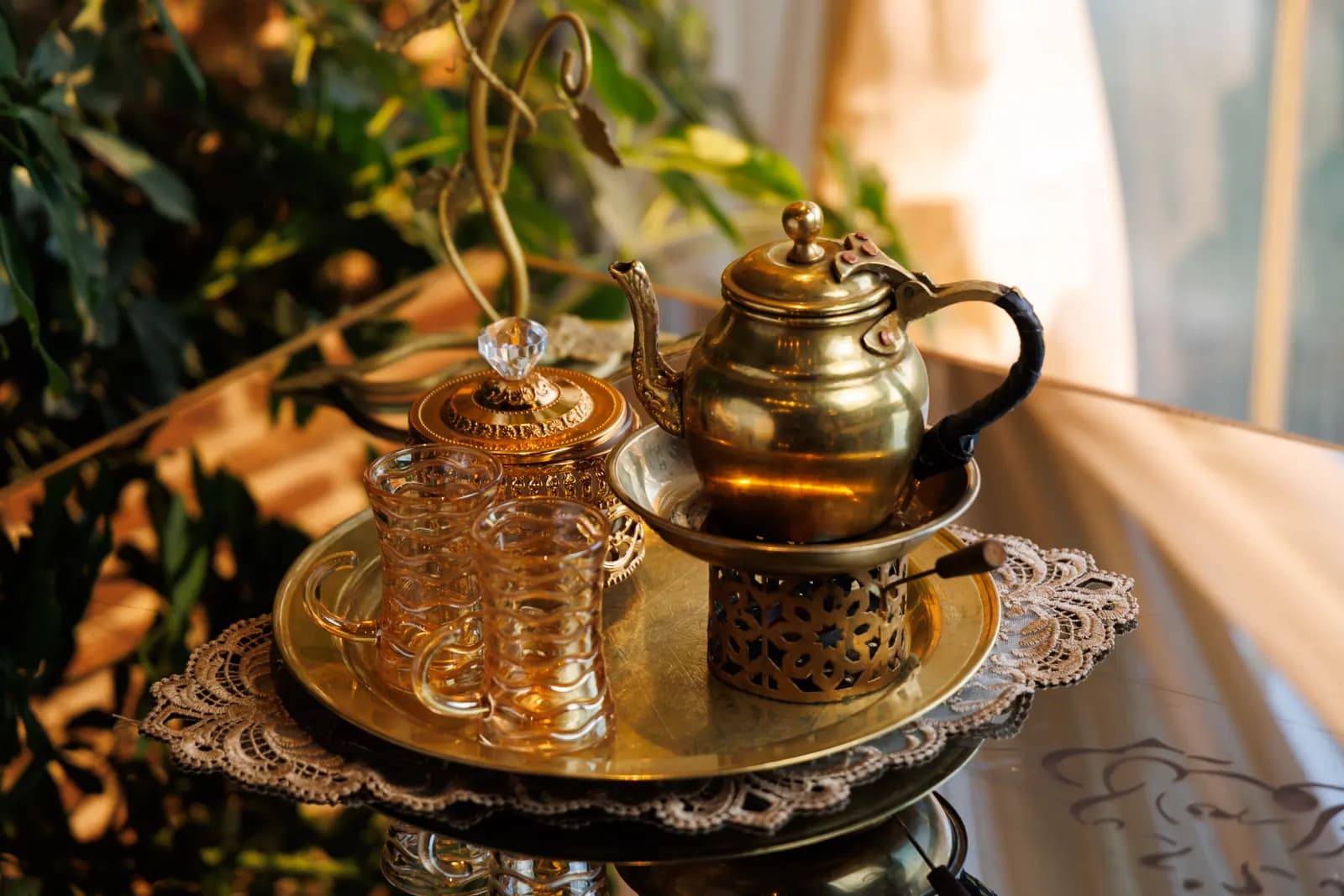 أبريق شاي كبير