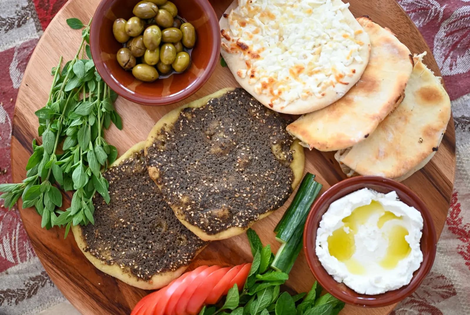 مناقيش
