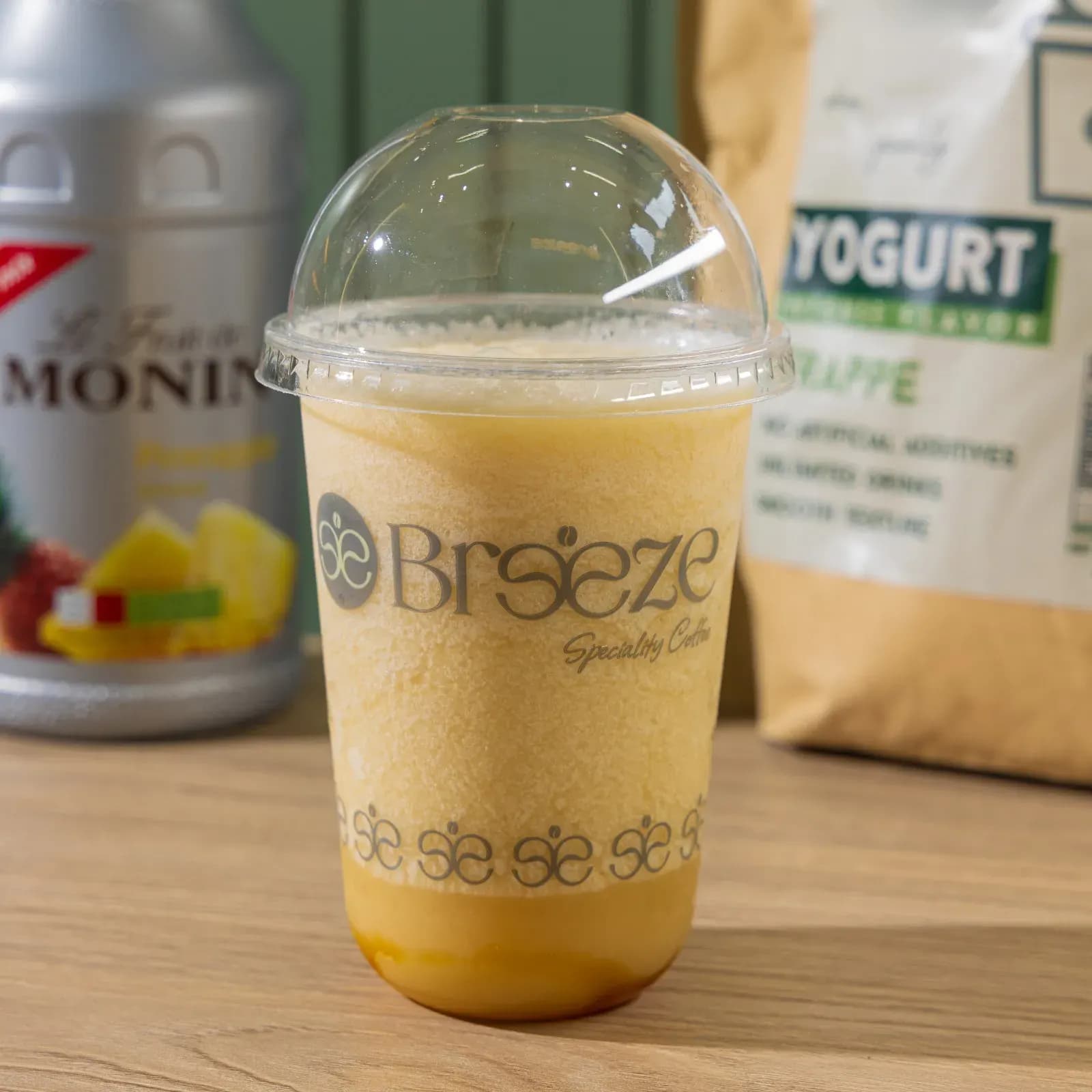 YOGURT FRAPPE PINEAPPLE